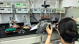 精准测量，优选之策——宇华新材料选择苏州晶格极片垂直电阻率测试仪 ——JG2551垂直电阻测试仪以高重复性与300公斤可调压力优势，助力极片电阻率精准测试