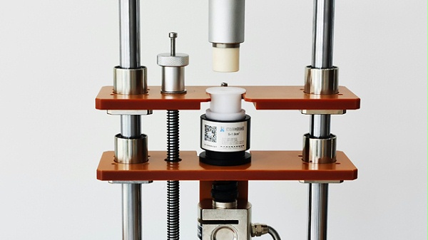 四探针电阻率测试仪校准技术的突破