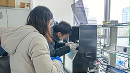 天宏基科技专程赴苏州晶格，高效测试燃料电池双极板碳纸电阻特性